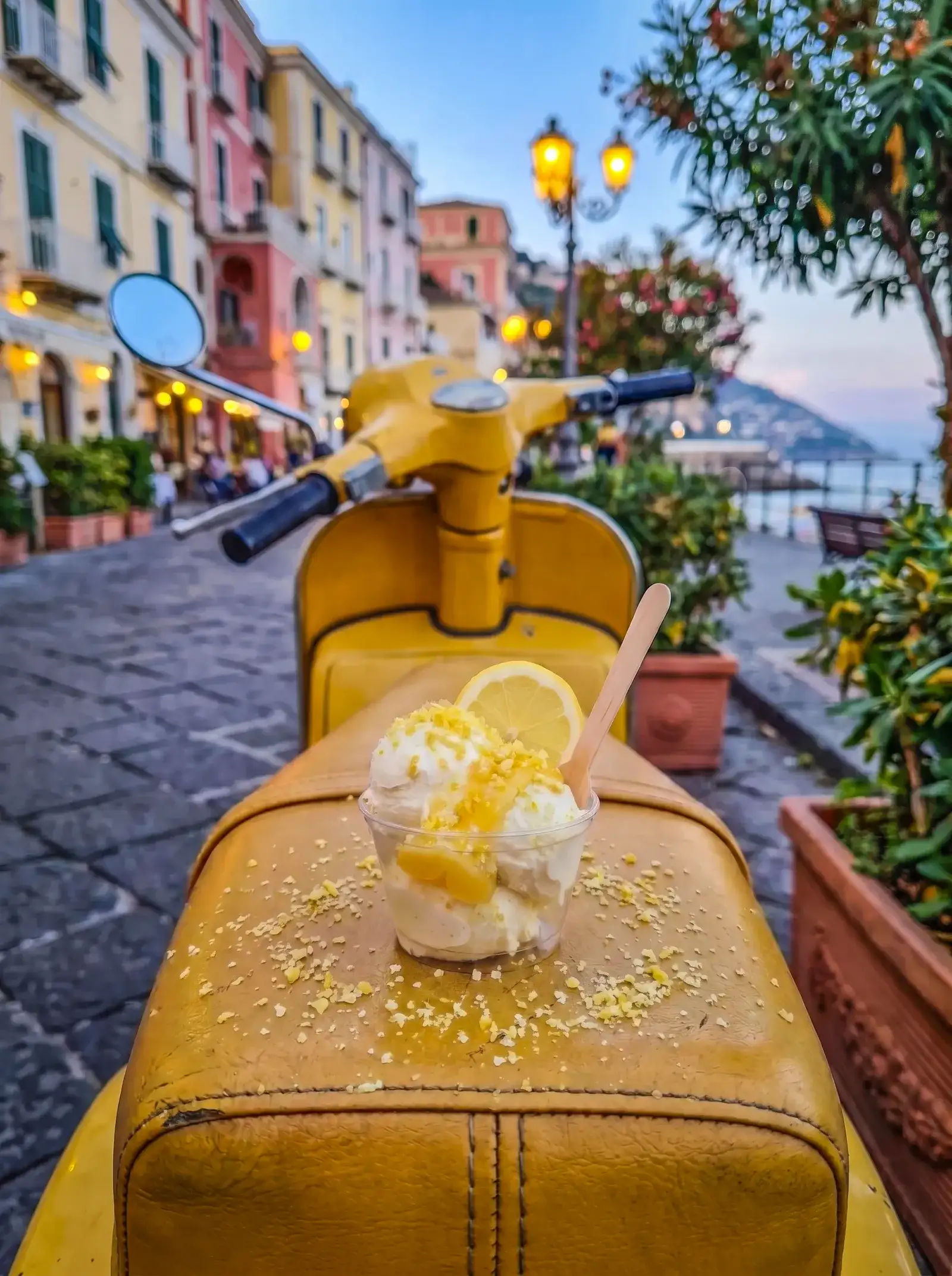 Amalfi Lemon Cup toppad med Toppery Limoncello Spritz